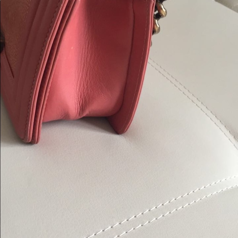 SOLD❌Chanel Metallic Pink Stingray Small Boy - Picture 5 of 8